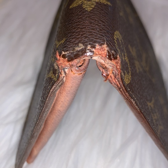 LV Authentic Men’s Bi- fold wallet (code#CA0942 - Picture 4 of 12